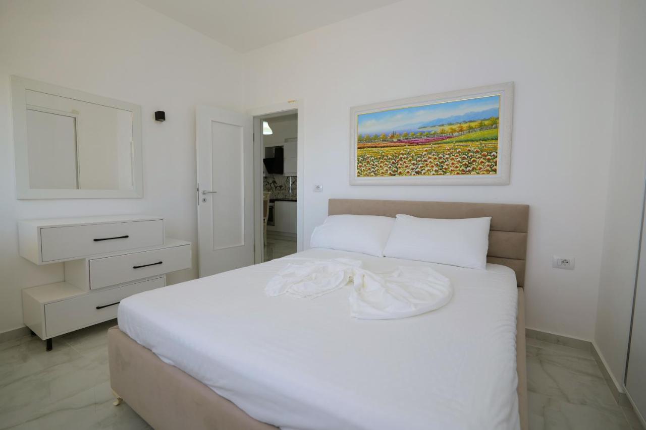 Arijons Apartments Sarande Bagian luar foto